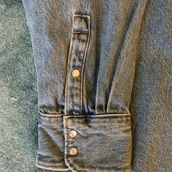 Levi’s Denim Button-Up - Picture 2 of 3